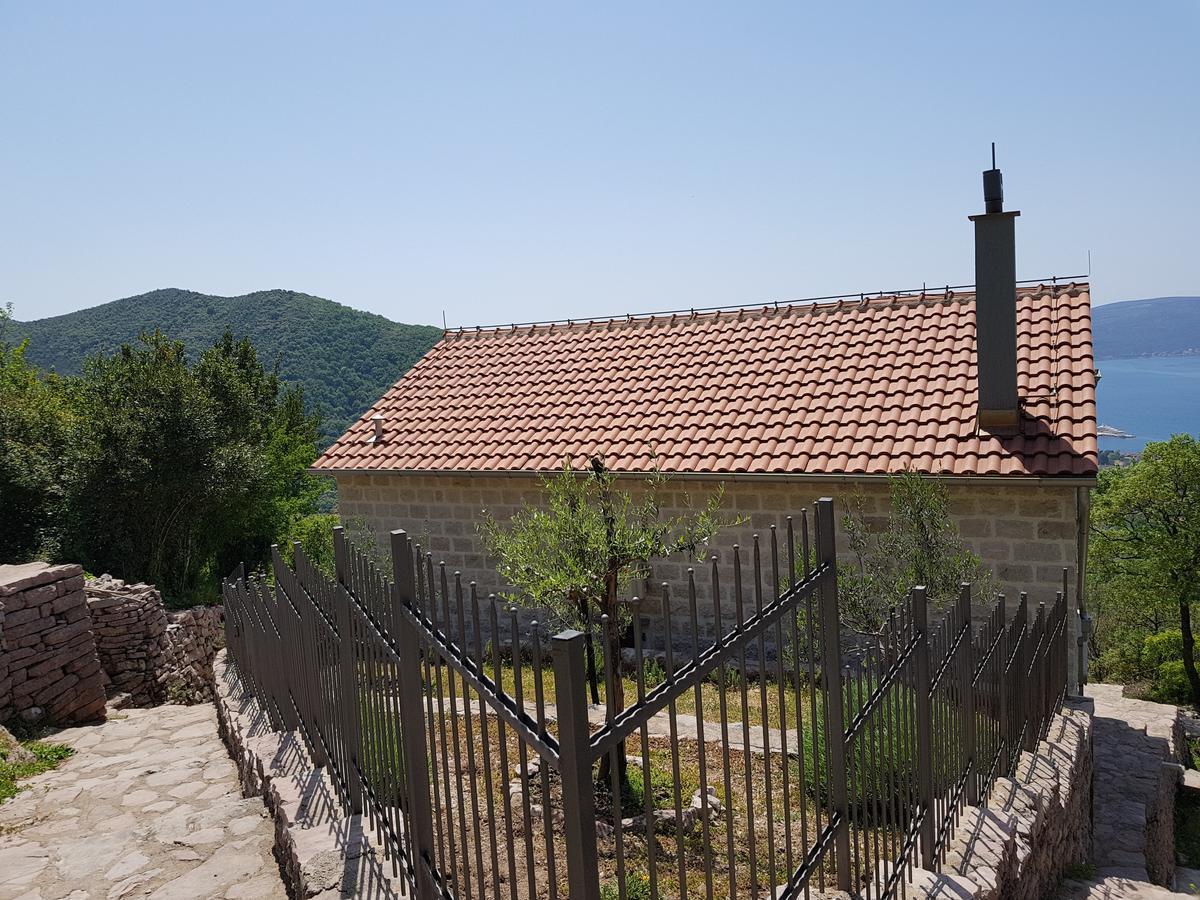 Casa Di Lukovic II Villa Тиват Екстериор снимка